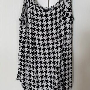 Torrid Houndstooth Tank top with adjustable straps 1X